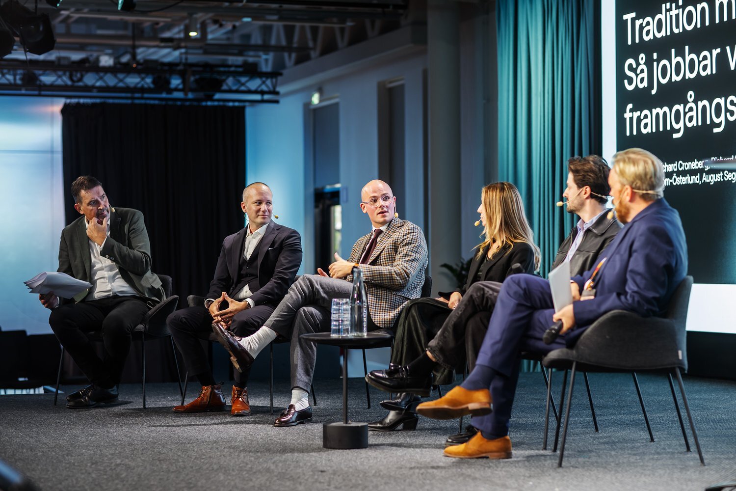 <span id="hs_cos_wrapper_name" class="hs_cos_wrapper hs_cos_wrapper_meta_field hs_cos_wrapper_type_text" style="" data-hs-cos-general-type="meta_field" data-hs-cos-type="text" >Jurister, forskare och kreatörer samlades för att diskutera AI:s påverkan på framtidens arbetsliv</span>